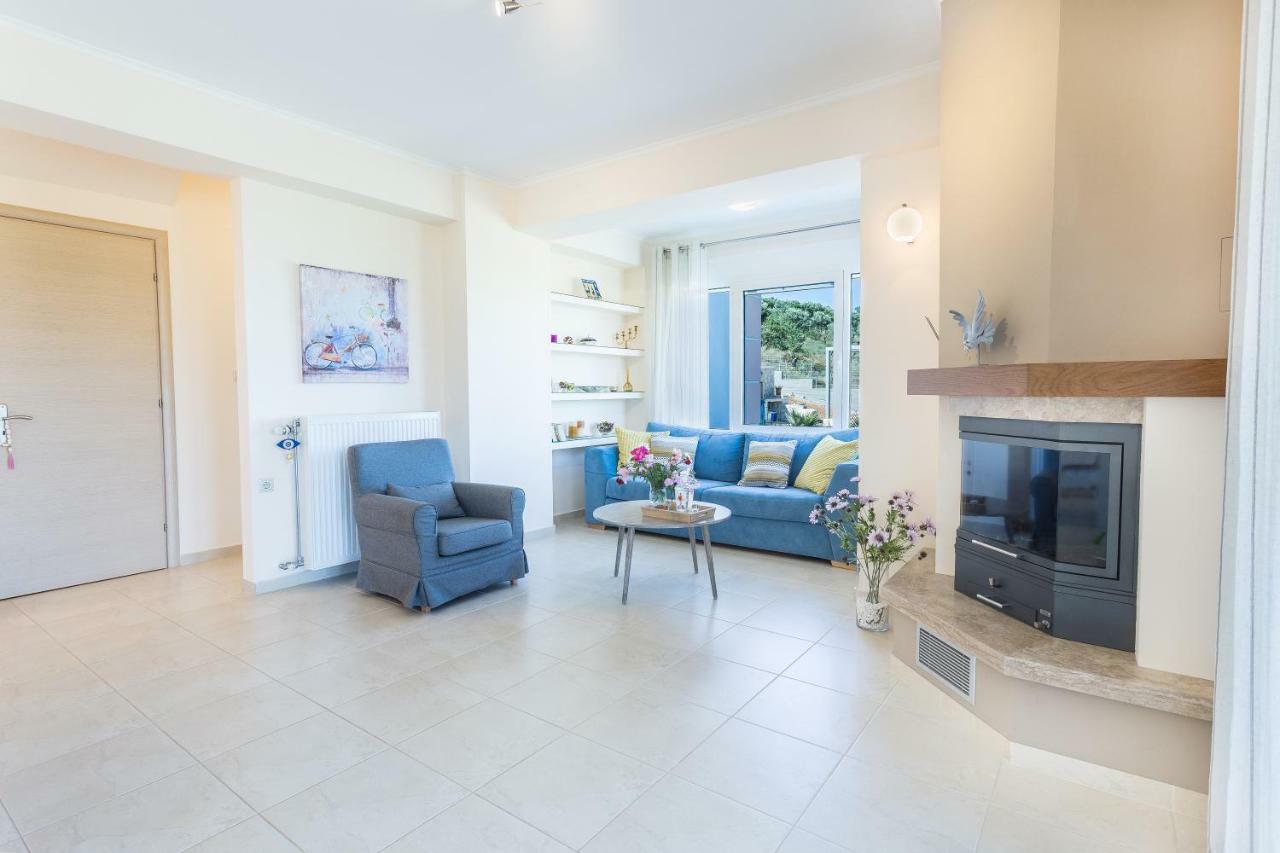 Villa Oasis Galatás Exteriör bild