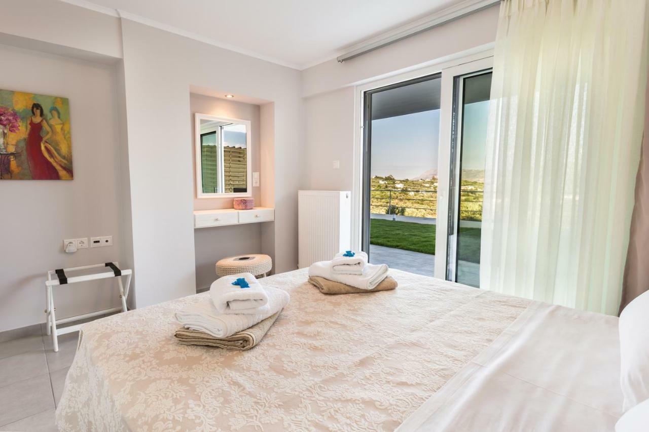 Villa Oasis Galatás Exteriör bild
