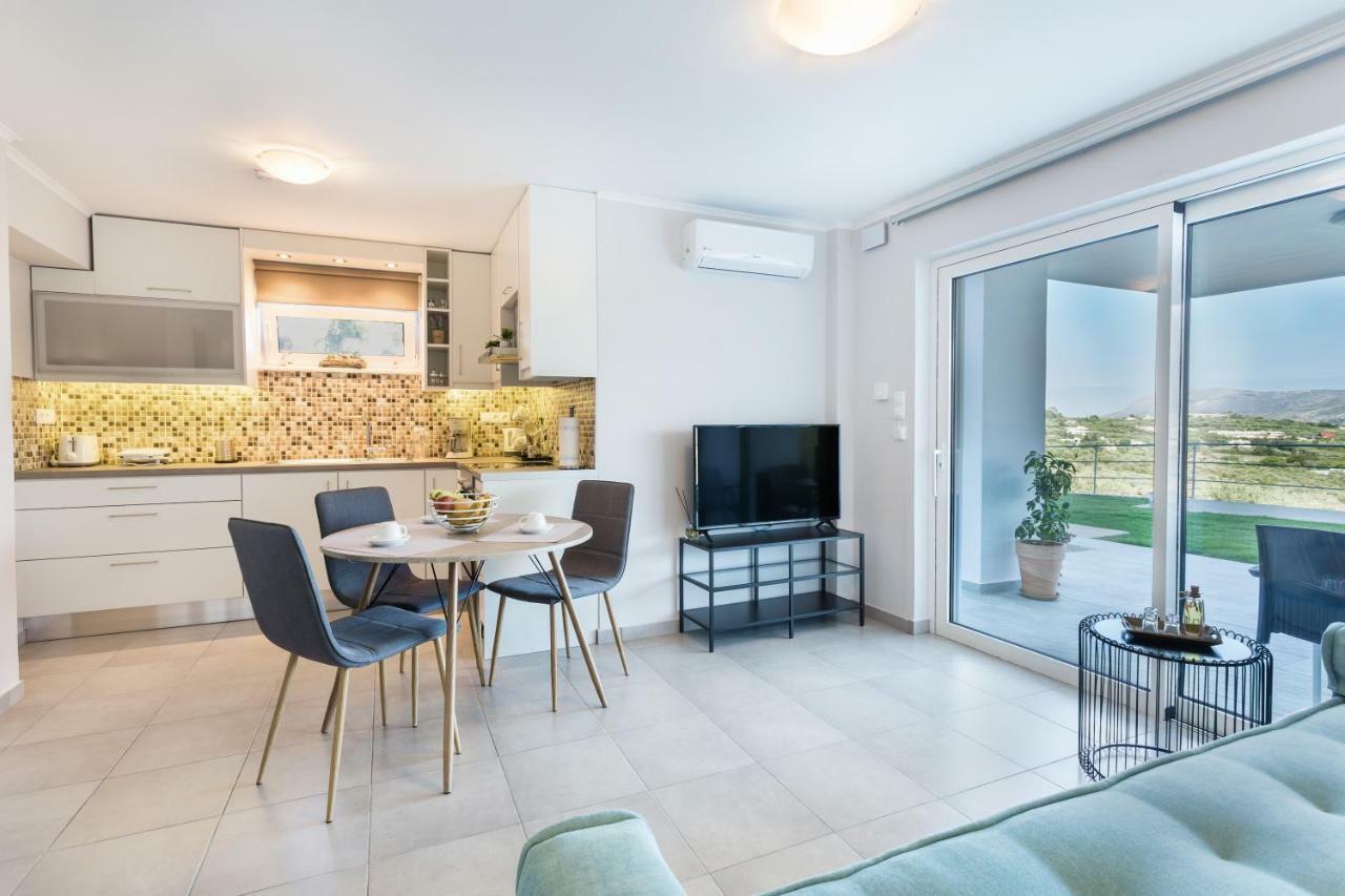 Villa Oasis Galatás Exteriör bild